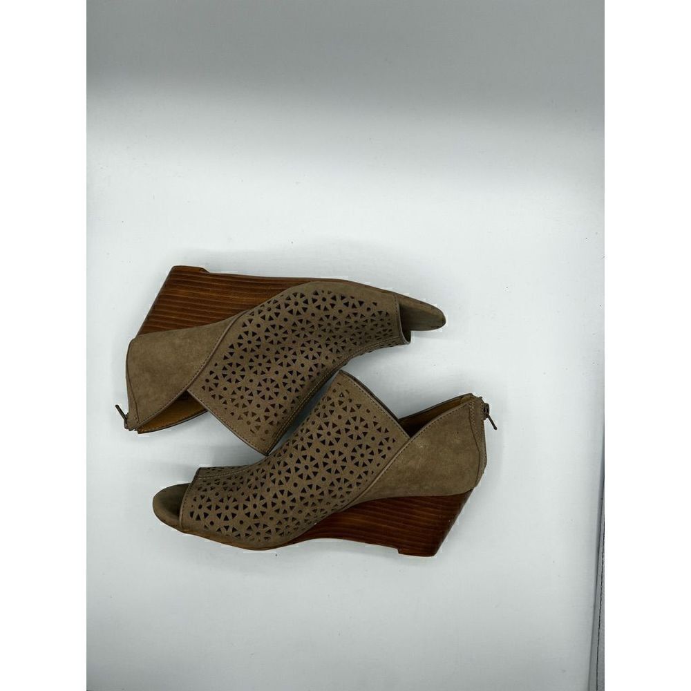 Violet & red laser cut out open toe zipper back wedge booties taupe Sz 10